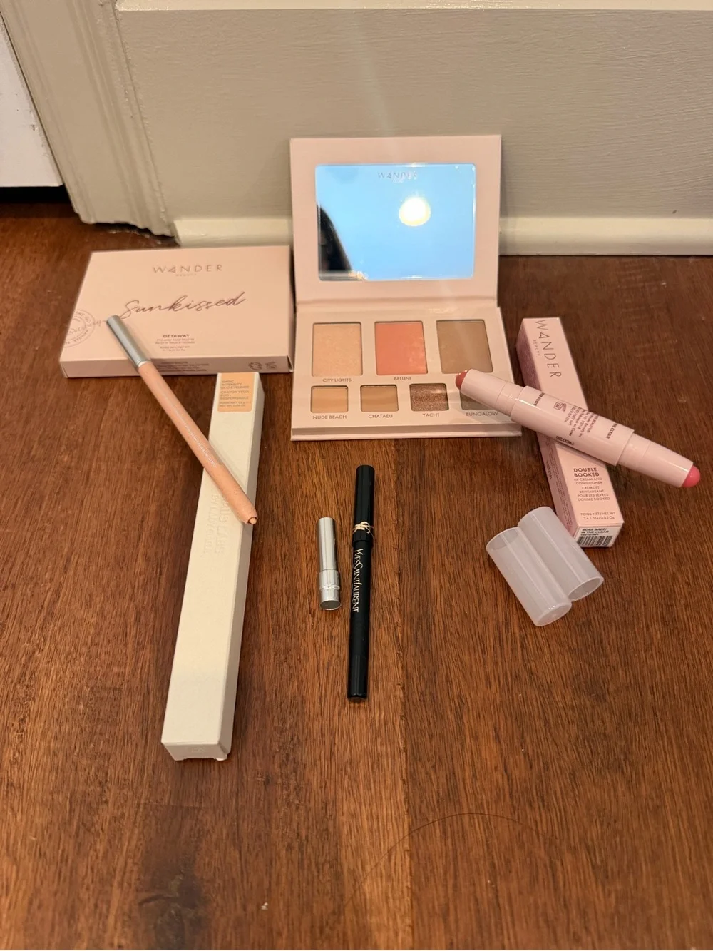 Wander Beauty Eyeshadow & Blush Palette with Peach, Pink and Gold Shades